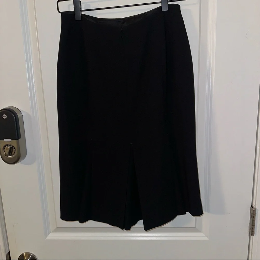 Ann Taylor‎ Size 0 Black Skirt